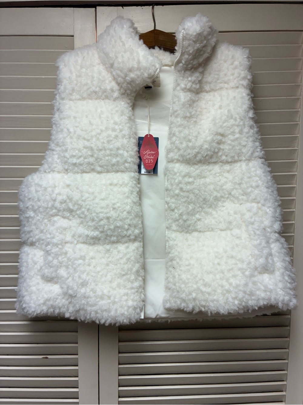 Universal Threads White Sherpa Puffer Vest